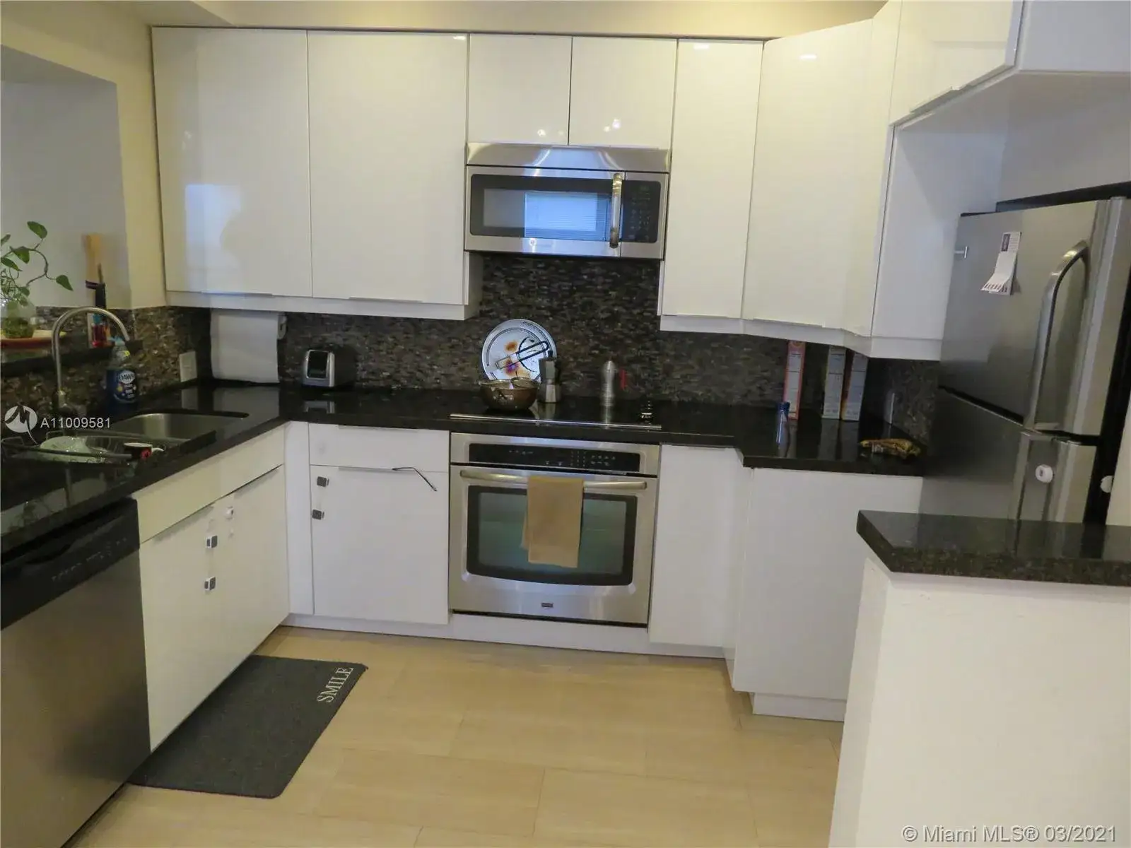3 bedroom 2 bath Residential Lease for rent at 618 86th St # 618, Miami Beach FL 33141