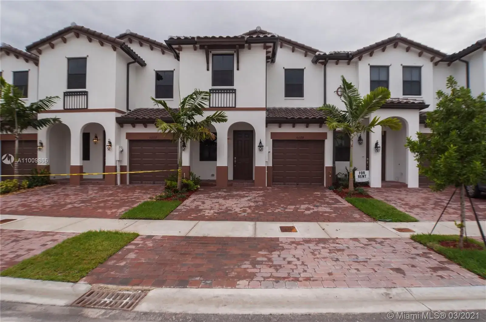 4 bedroom 3 bath Residential for sale at 10228 NW 88th Ter # 10228, Doral FL 33178