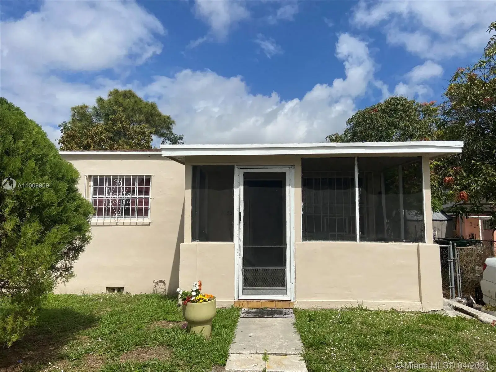 2 bedroom 1 bath Residential for sale at 1035 Atlantic Ave, Opa-Locka FL 33054