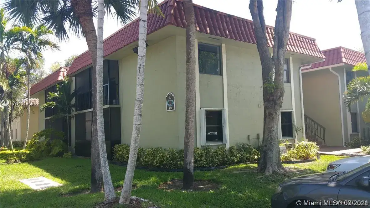 3 bedroom 2 bath Residential for sale at 9732 Hammocks Blvd # 17, Miami FL 33196