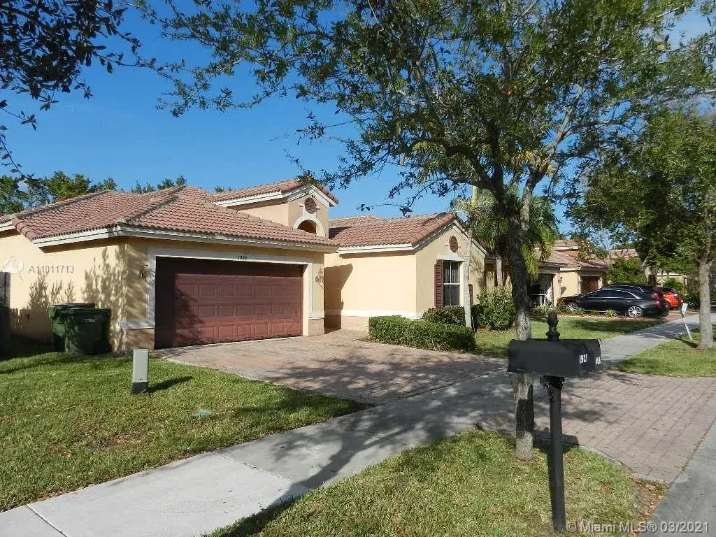 3 bedroom 2 bath Residential Lease for rent at 1929 NE 4th Ct, Homestead FL 33033