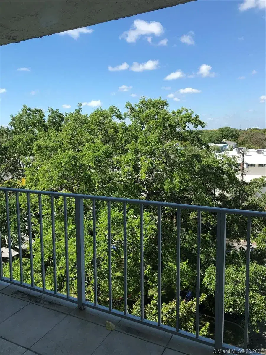 1 bedroom 1 bath Residential for sale at 650 NE 64th St # G508, Miami FL 33138
