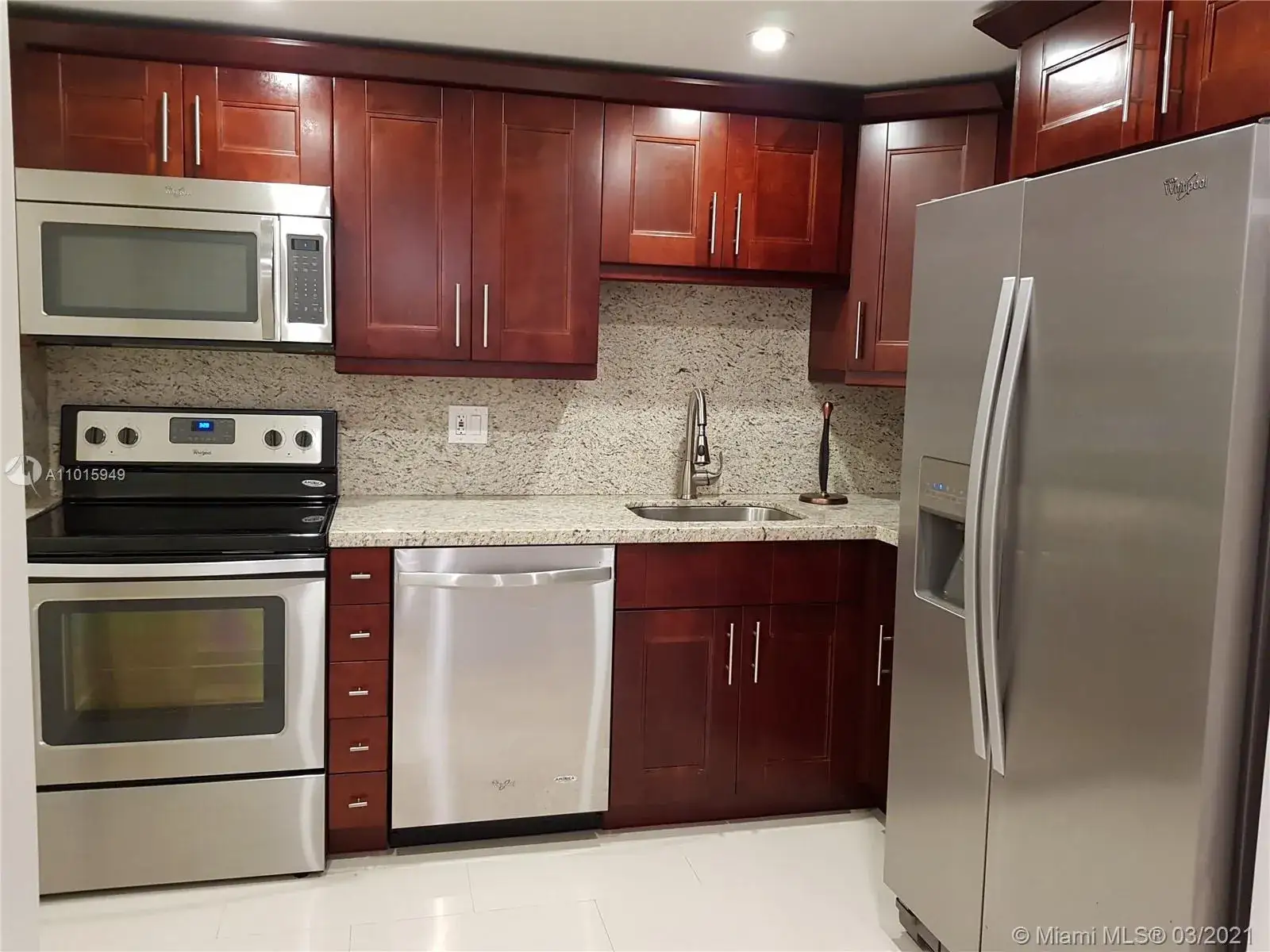 1 bedroom 1 bath Residential Lease for rent at 3730 Inverrary Dr # 2N, Lauderhill FL 33319