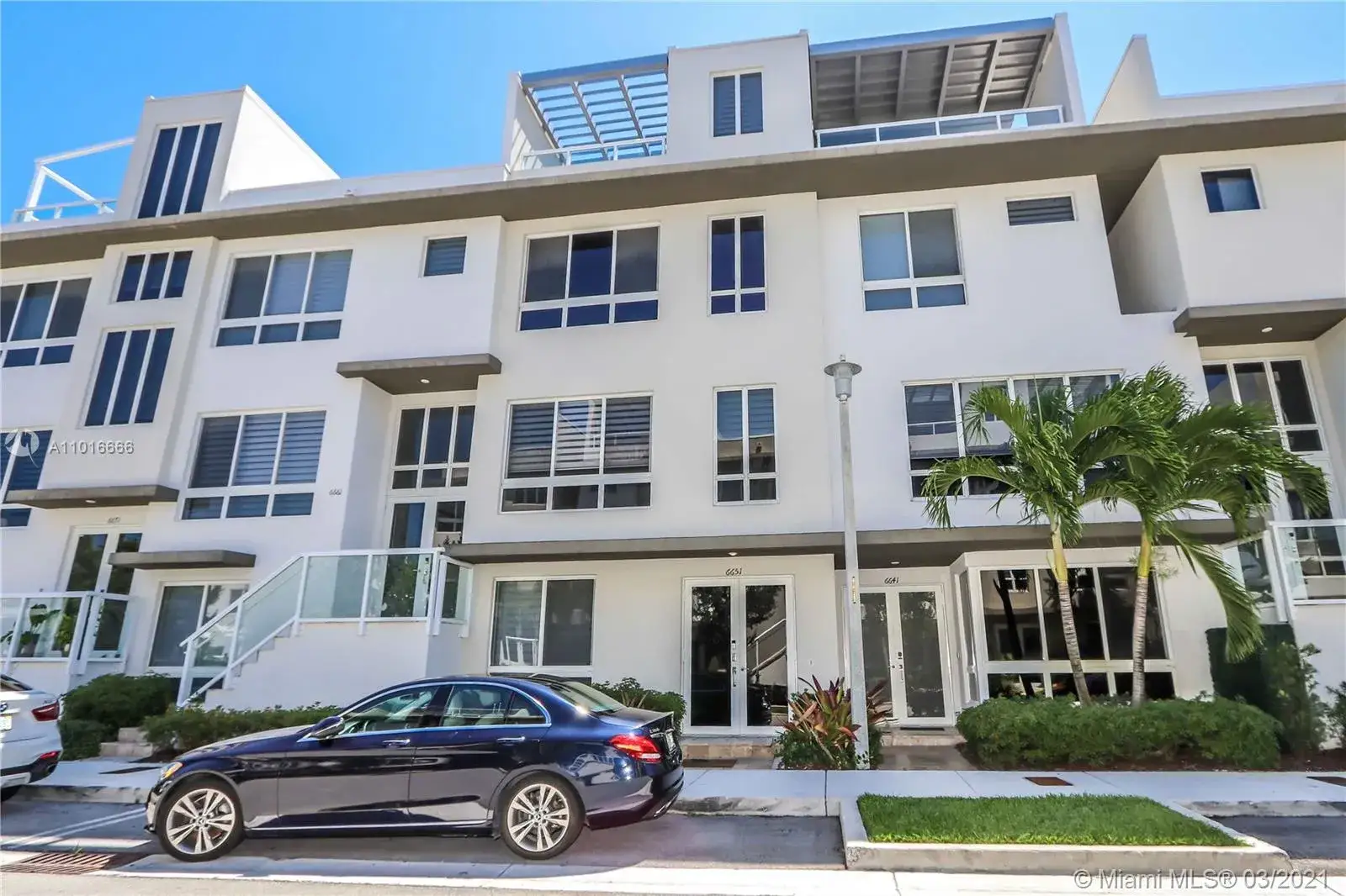 3 bedroom 3 bath Residential for sale at 6651 NW 105th Ct # 6651, Doral FL 33178