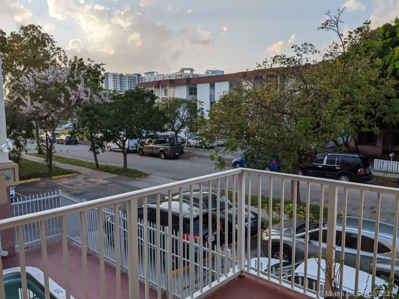 1 bedroom 1 bath Residential Lease for rent at 2008 Jackson St # B1, Hollywood FL 33020