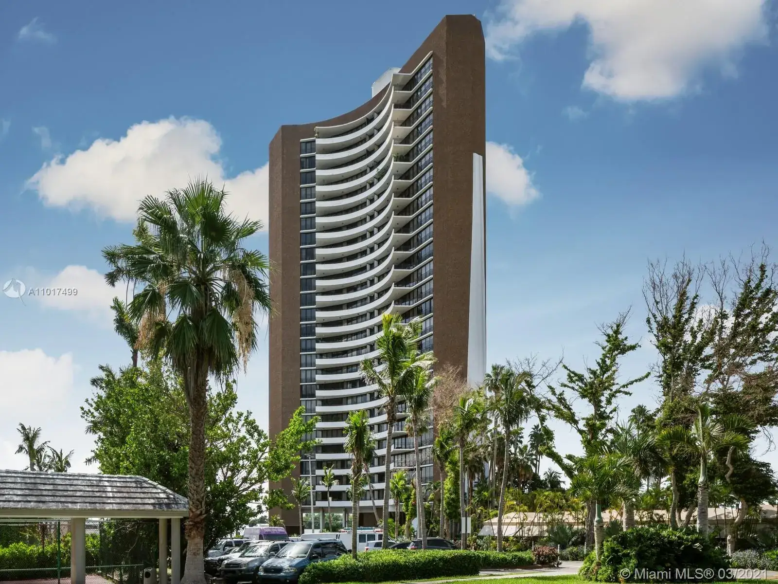 2 bedroom 2 bath Residential for sale at 720 NE 69th St # 4W, Miami FL 33138