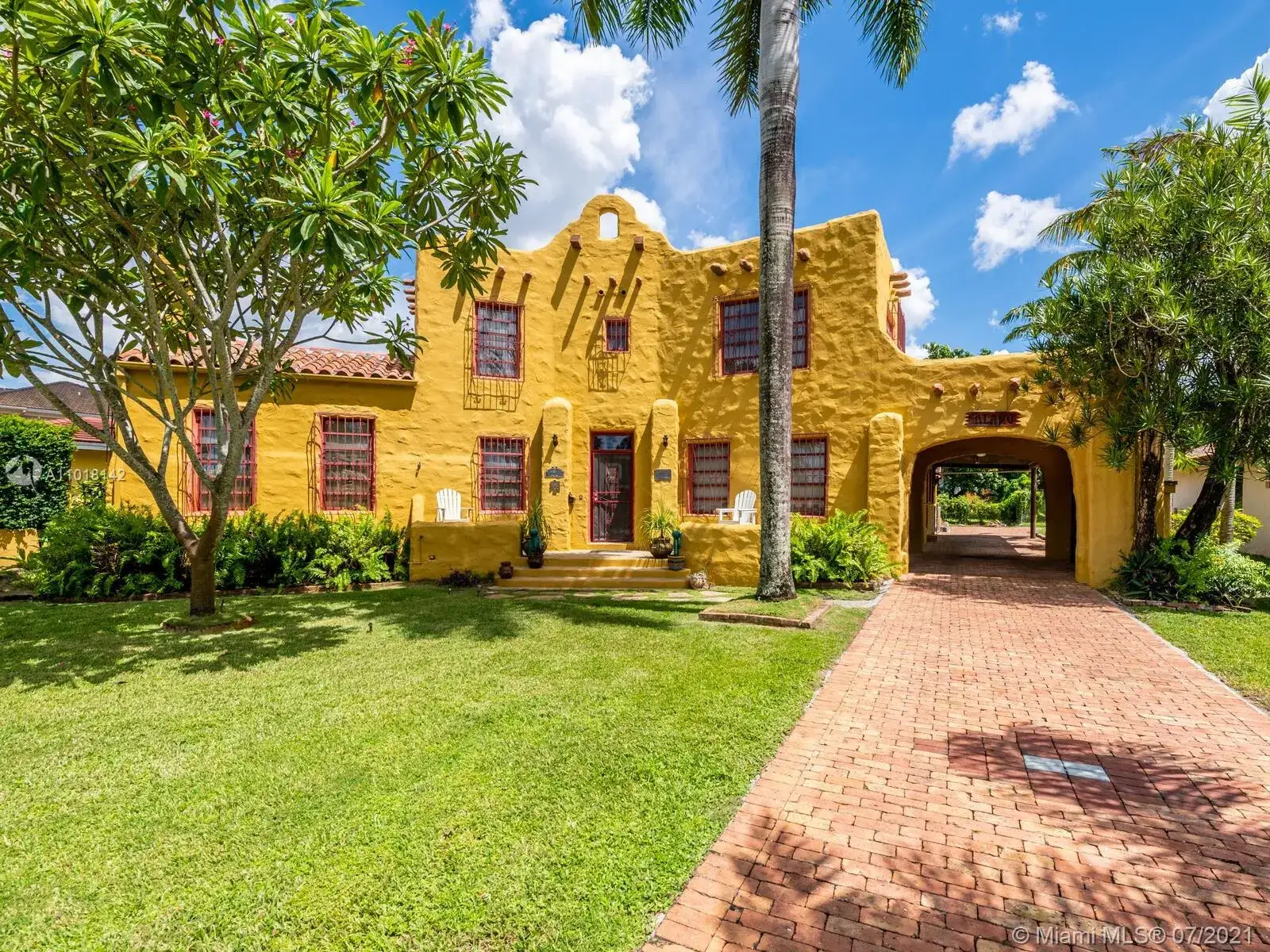 5 bedroom 3 bath Residential for sale at 85 Deer Run, Miami Springs FL 33166