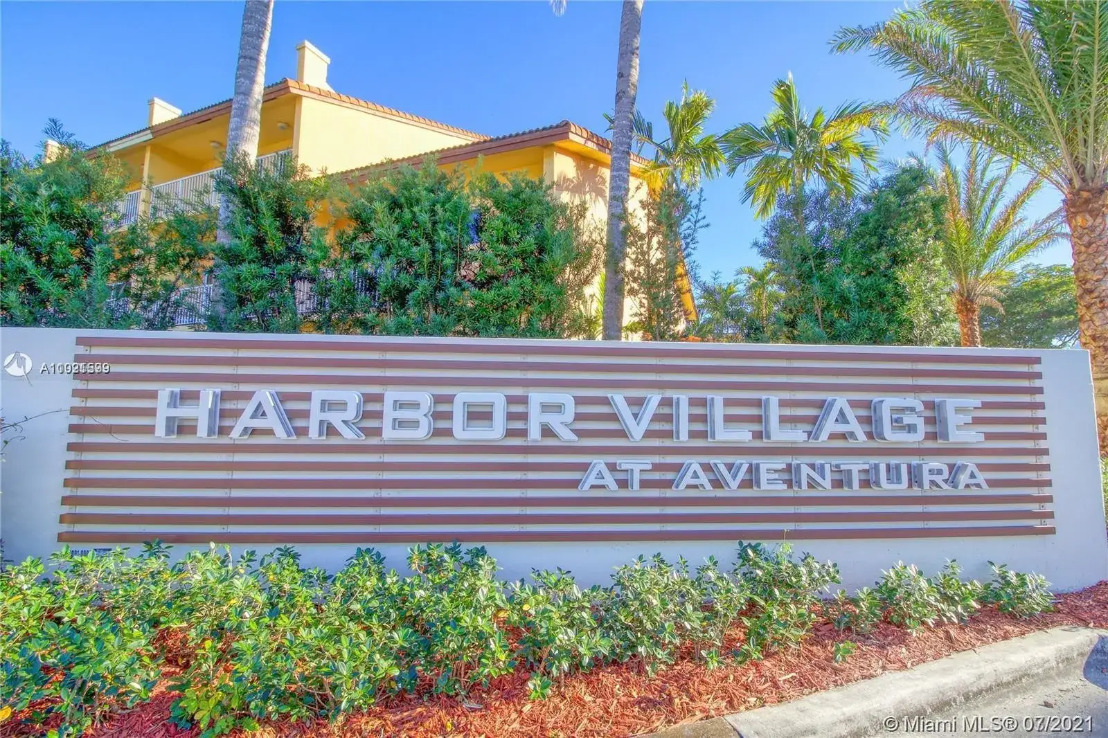 4 bedroom 3 bath Residential for sale at 21382 Marina Cove Cir # D, Aventura FL 33180