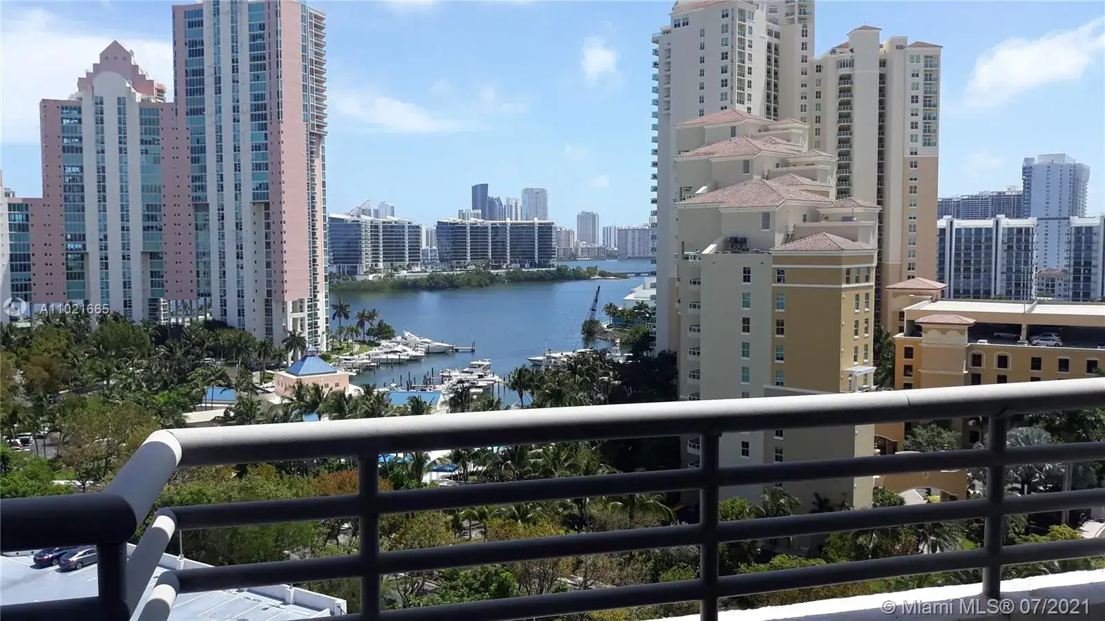 2 bedroom 2 bath Residential Lease for rent at 3300 NE 191st St # 1518, Aventura FL 33180