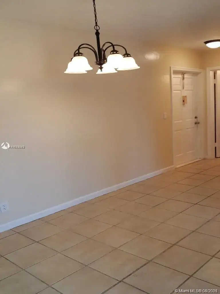 1 bedroom 1 bath Residential Lease for rent at 2225 Polk St # 1B, Hollywood FL 33020