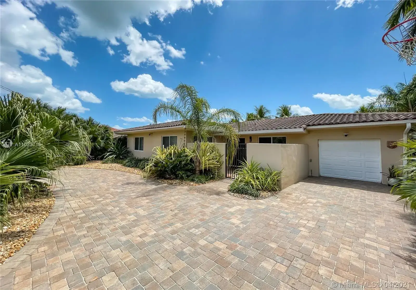 3 bedroom 2 bath Residential for sale at 2104 NE 124th St, North Miami FL 33181