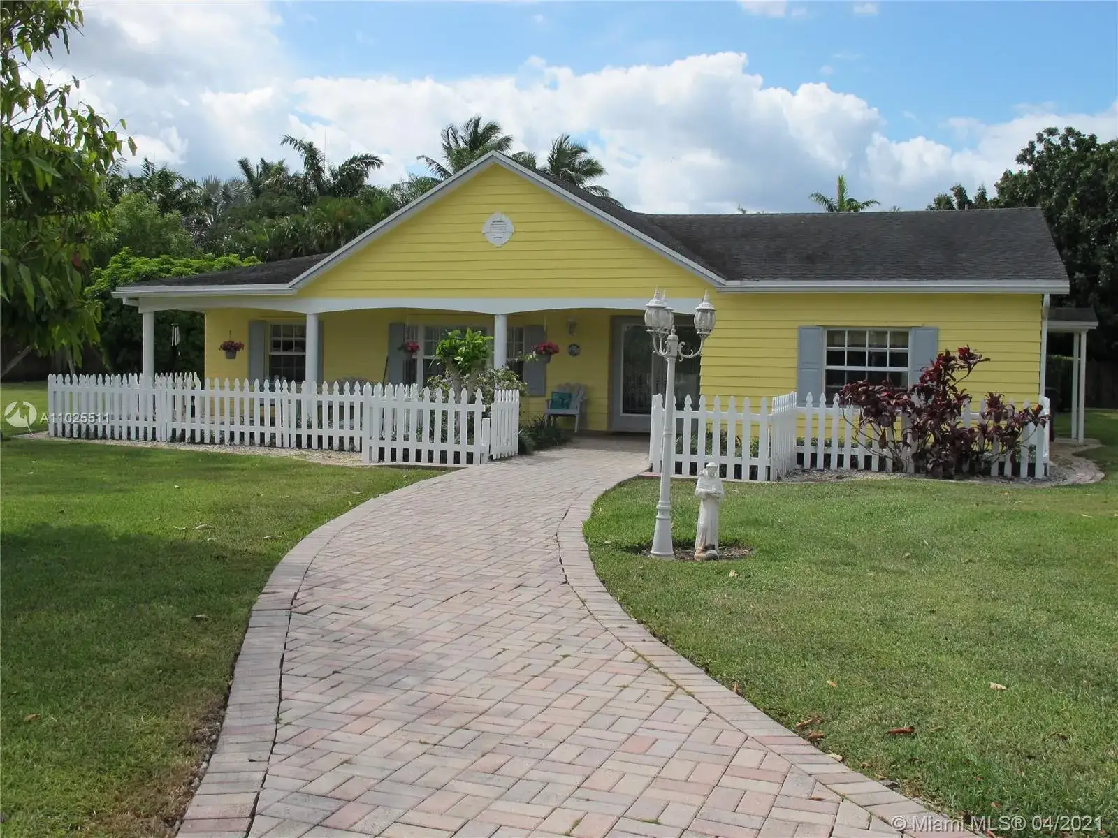 5 bedroom 3 bath Residential for sale at 19280 SW 304th St, Homestead FL 33030