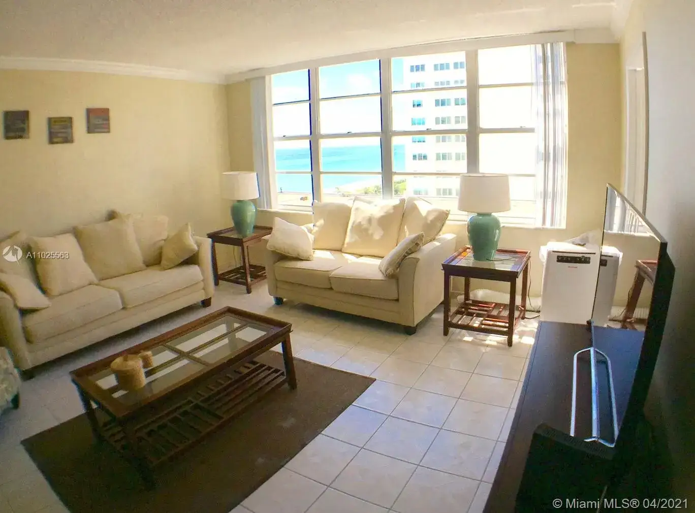 2 bedroom 1 bath Residential Lease for rent at 5401 Collins Ave # 712, Miami Beach FL 33140