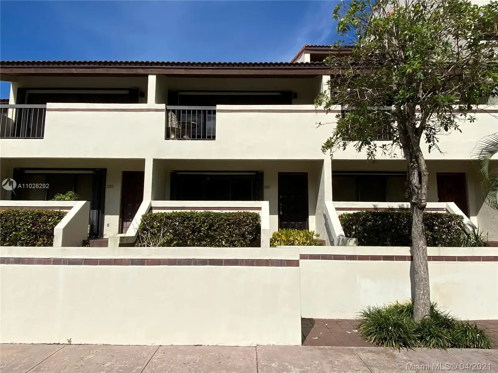 2 bedroom 2 bath Residential for sale at 2600 Cardena St # 11, Coral Gables FL 33134