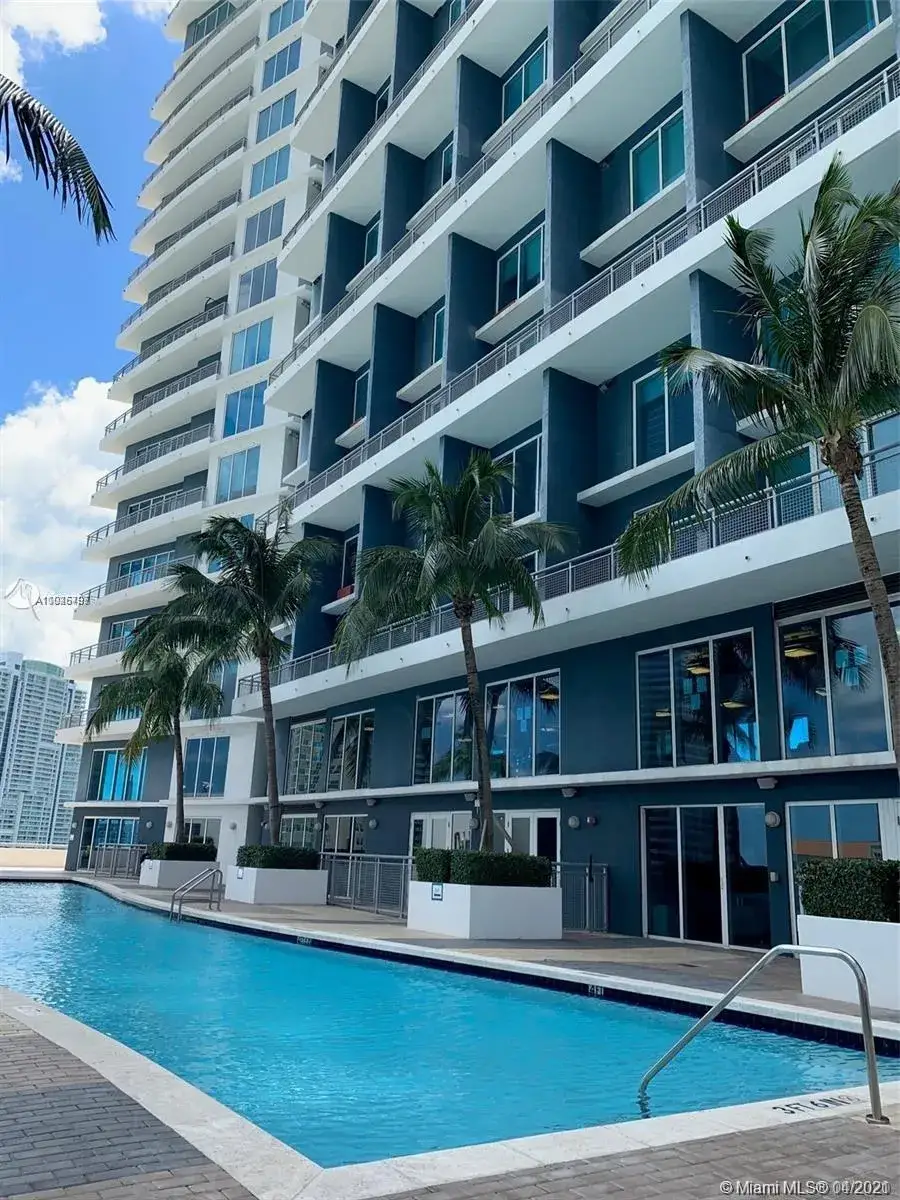 1 bedroom 1 bath Residential for sale at 60 SW 13th St # 2001, Miami FL 33130