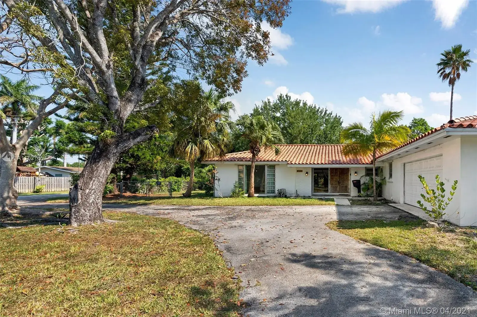 4 bedroom 3 bath Residential for sale at 8445 SW 158th St, Palmetto Bay FL 33157