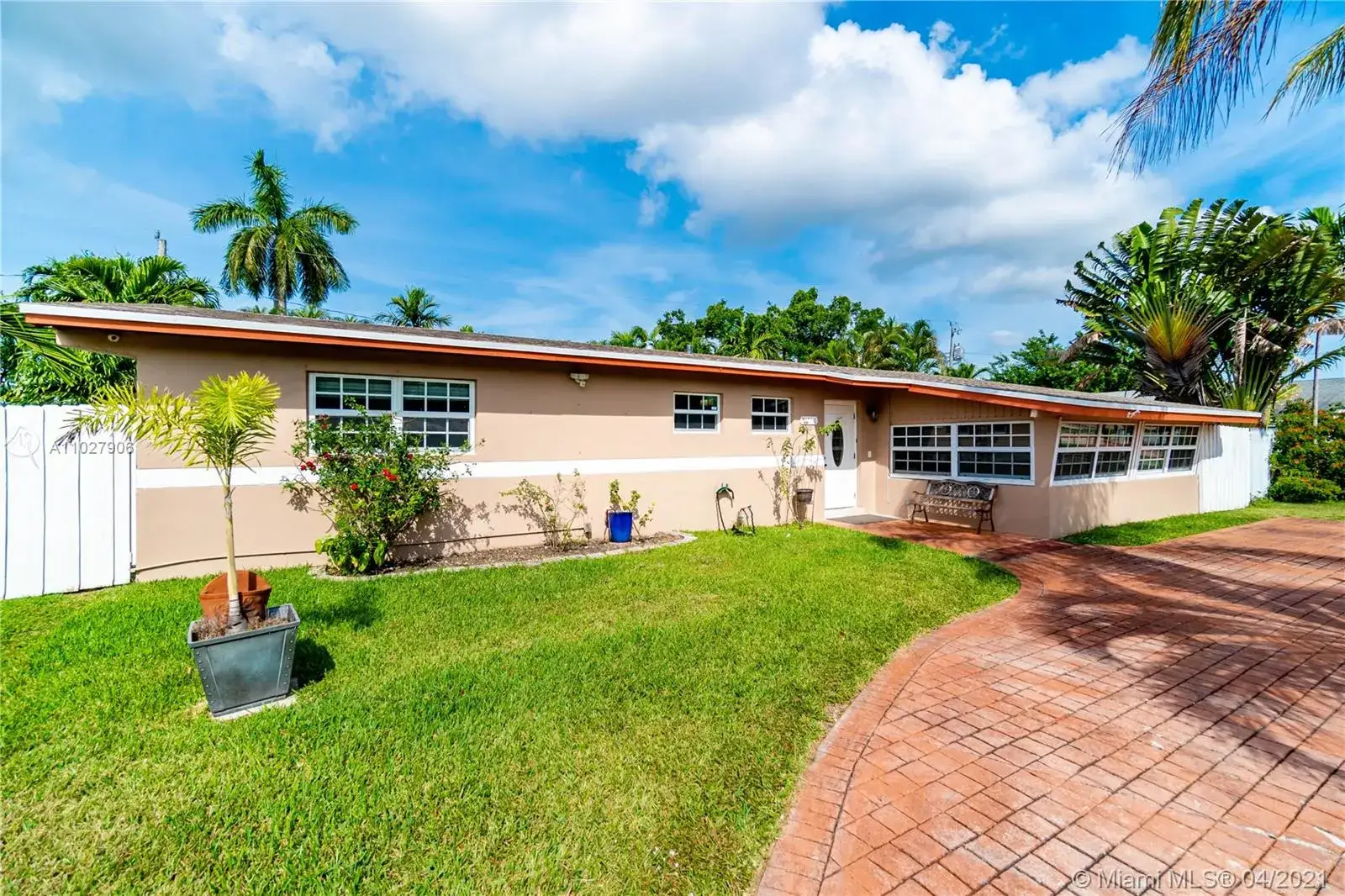 3 bedroom 2 bath Residential for sale at 21000 NE 26th Ave, Miami FL 33180