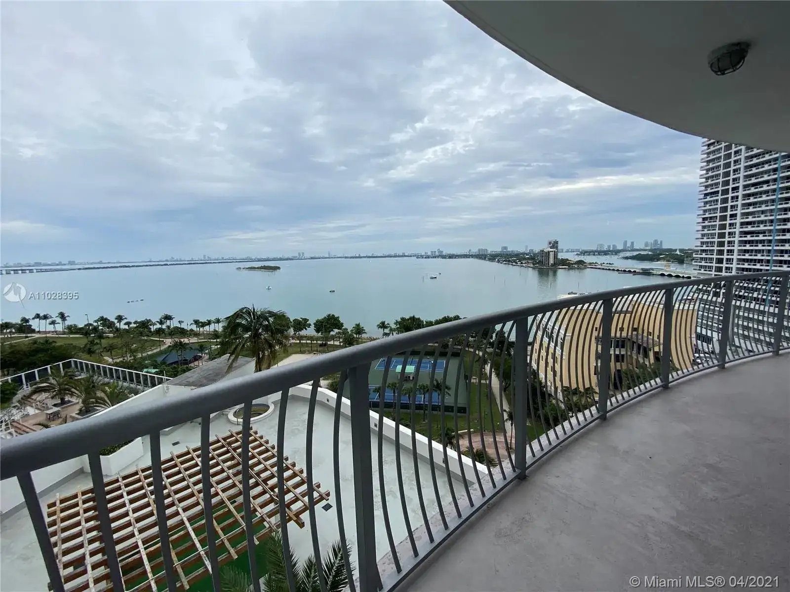 2 bedroom 2 bath Residential Lease for rent at 1750 N Bayshore Dr # 1501, Miami FL 33132