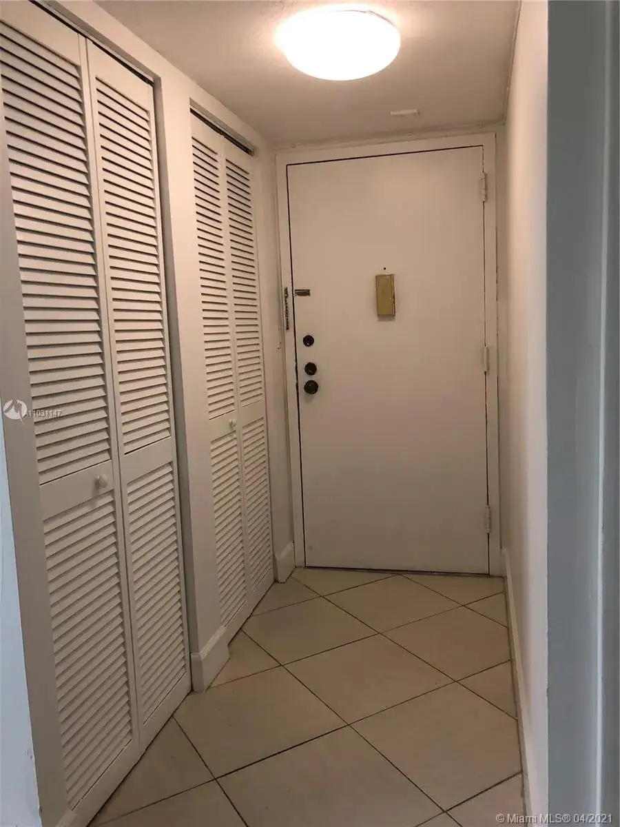 2 bedroom 2 bath Residential for sale at 4172 Inverrary Dr # 501, Lauderhill FL 33319