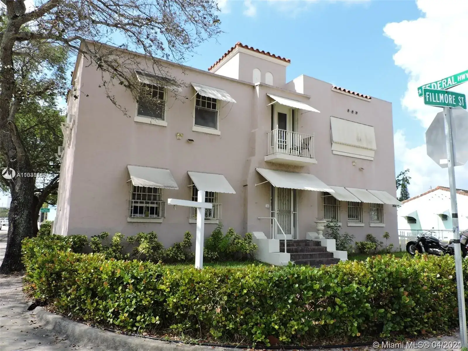 1 bedroom 1 bath Residential Lease for rent at 1800 Fillmore St # A, Hollywood FL 33020