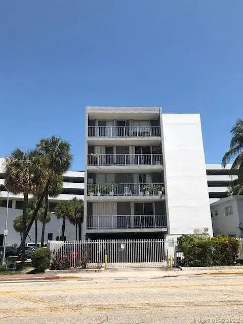 1 bedroom 1 bath Residential for sale at 1615 West Ave # 404, Miami Beach FL 33139