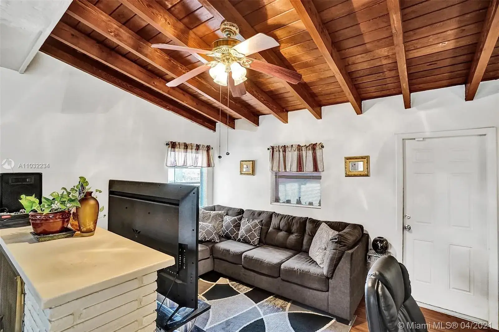 3 bedroom 2 bath Residential for sale at 2462 Wiley St, Hollywood FL 33020