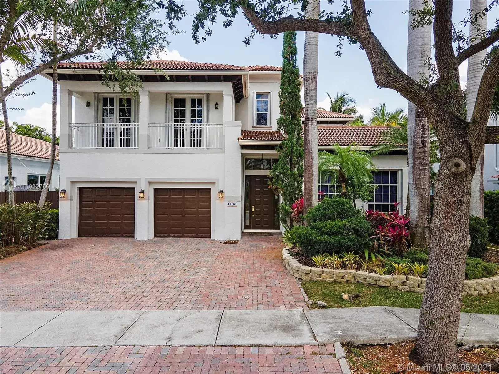 6 bedroom 4 bath Residential for sale at 11161 NW 71st St, Doral FL 33178