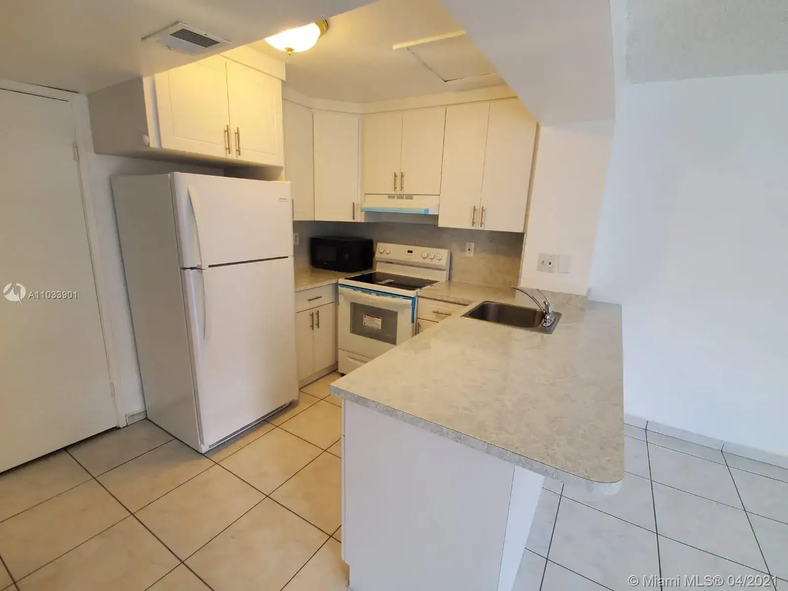1 bedroom 1 bath Residential for sale at 2170 W 60th ST # 16212, Hialeah FL 33016