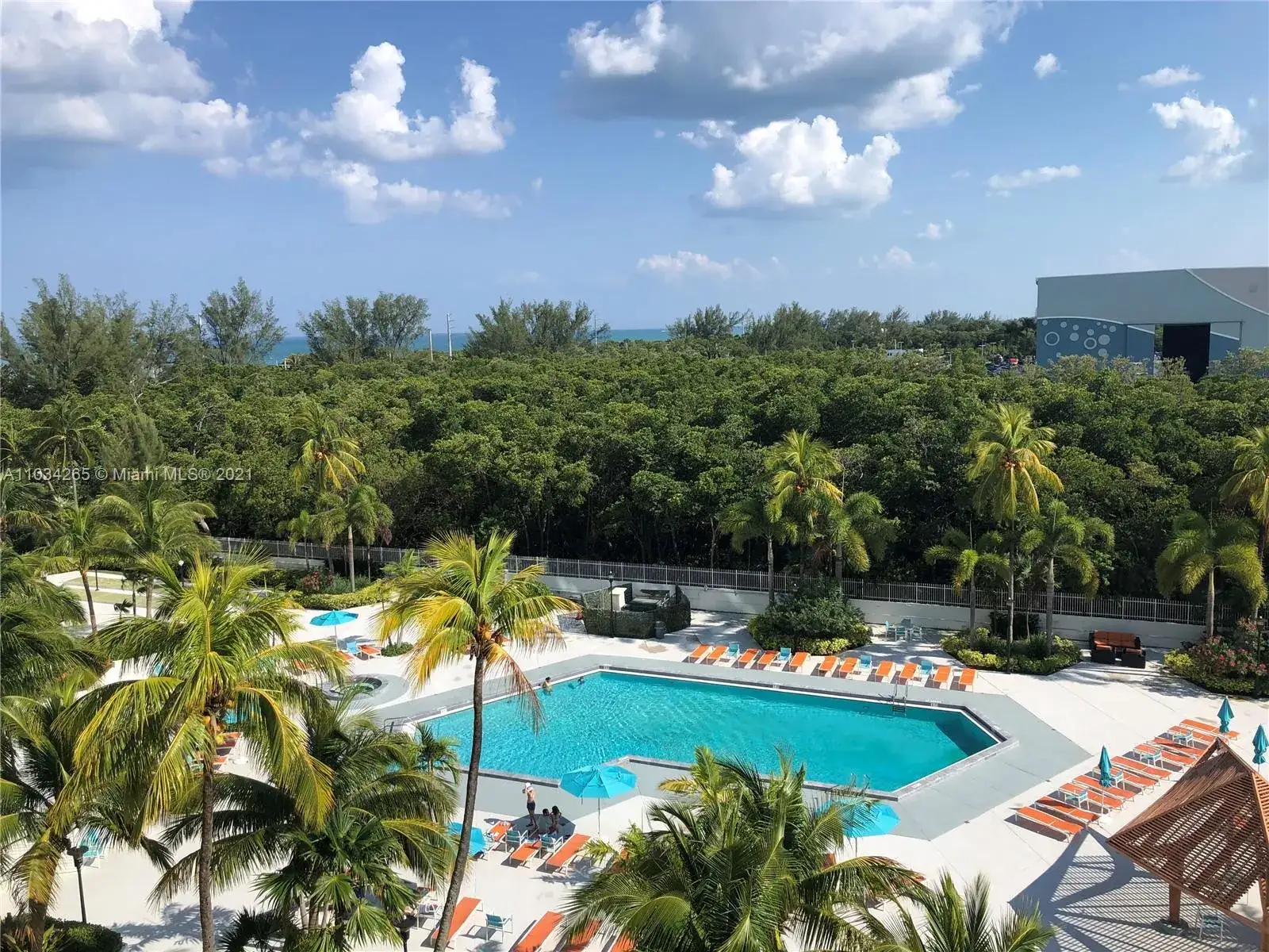 2 bedroom 2 bath Residential for sale at 100 Bayview Dr # 625, Sunny Isles Beach FL 33160