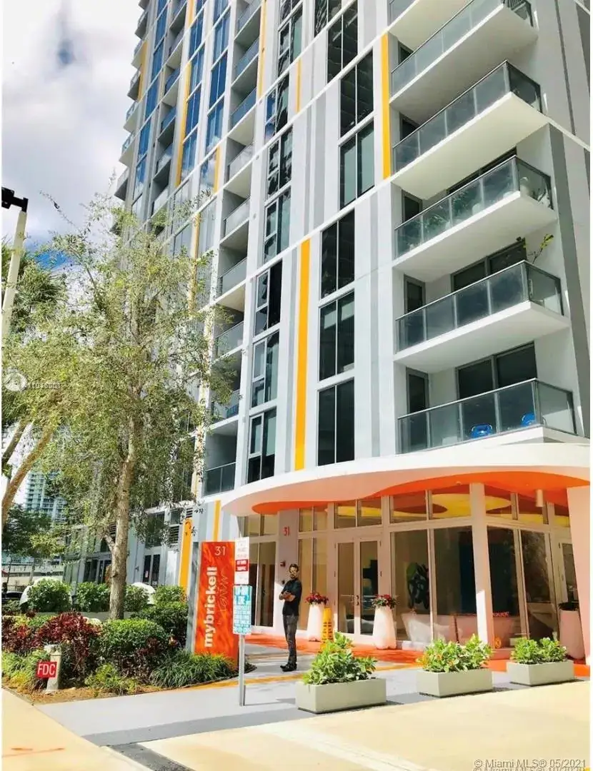 1 bedroom 1 bath Residential Lease for rent at 31 SE 6th St # 2206, Miami FL 33131