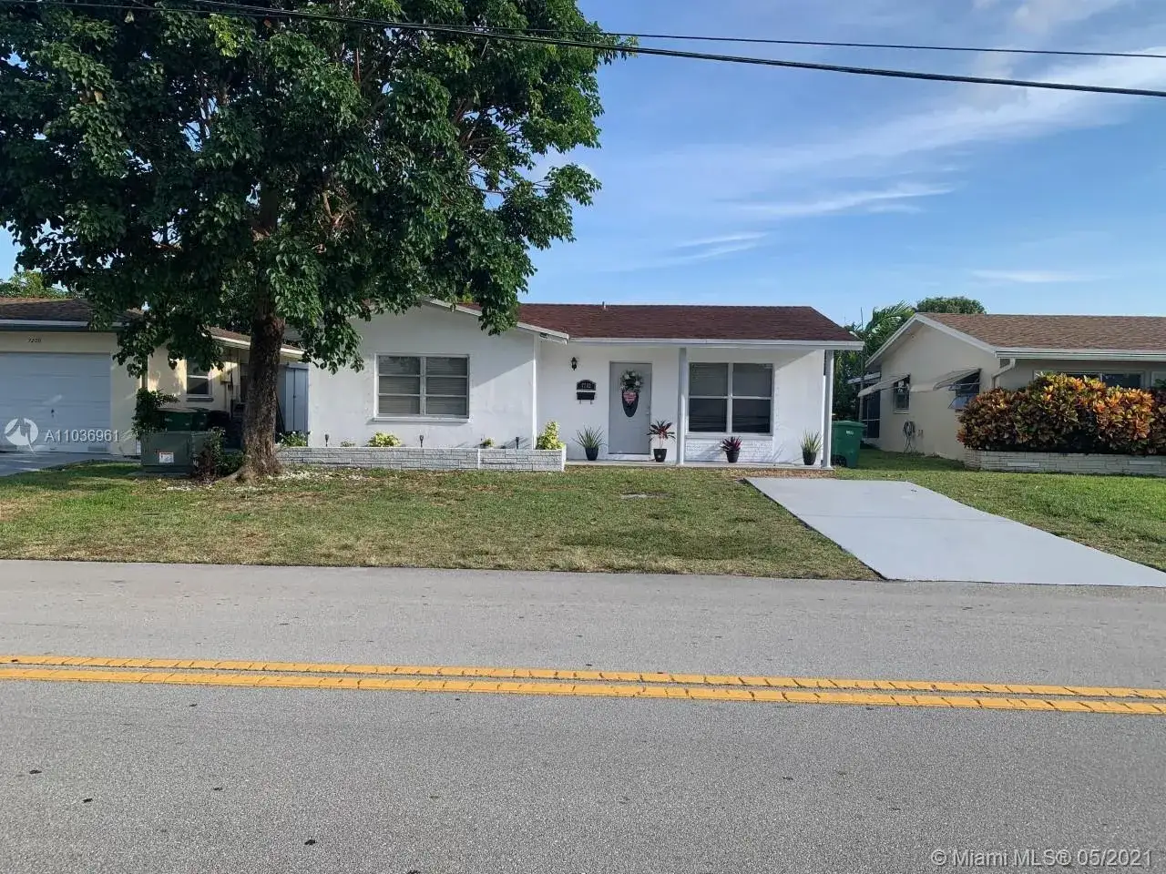 2 bedroom 1 bath Residential for sale at 7202 NW 61st St, Tamarac FL 33321