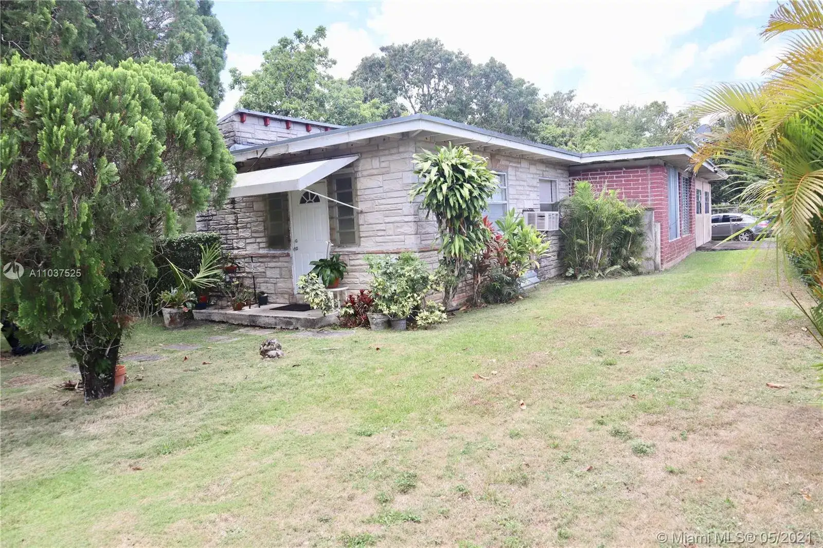 5 bedroom 6 bath Residential for sale at 6600 SW 62nd Ct, South Miami FL 33143