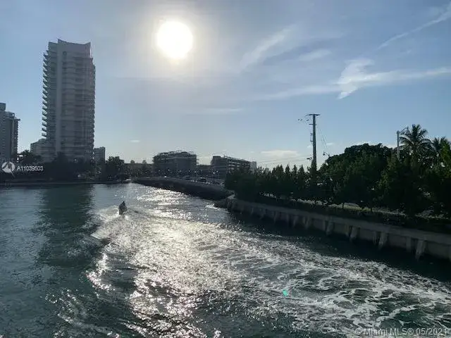 1 bedroom 1 bath Residential for sale at 1670 lincoln Ct, Miami Beach FL 33139