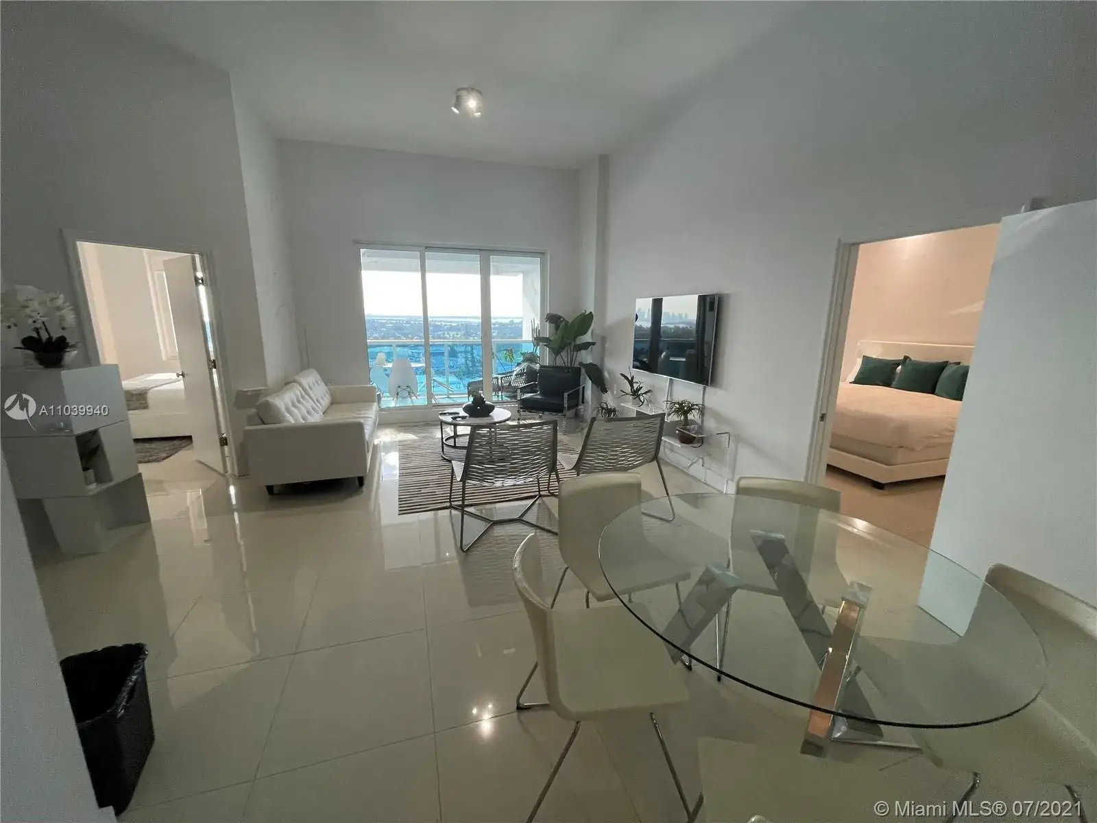 2 bedroom 2 bath Residential Lease for rent at 2301 Collins Ave # 1626, Miami Beach FL 33139