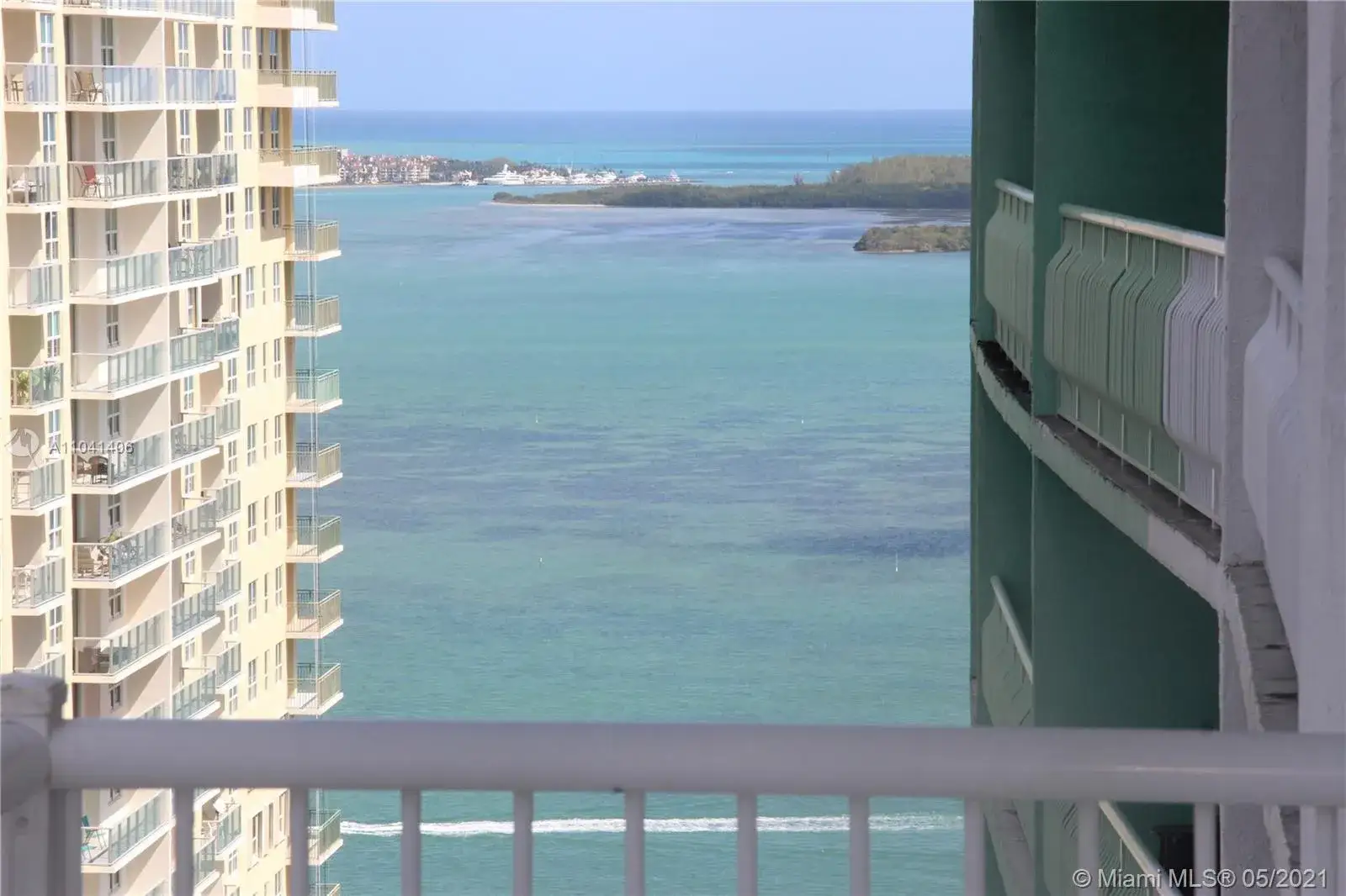 3 bedroom 2 bath Residential Lease for rent at 1200 Brickell Bay Dr # 3424, Miami FL 33131