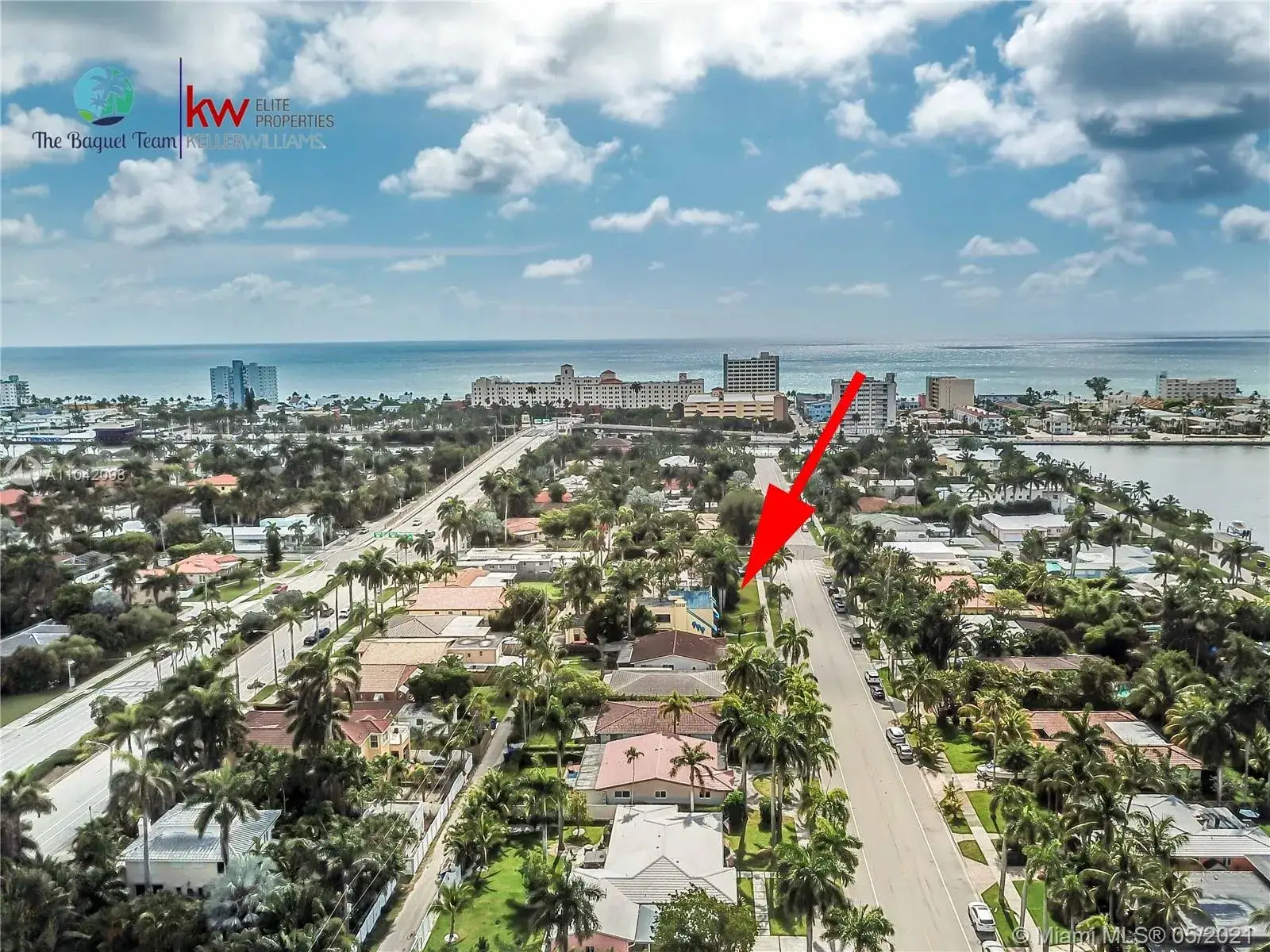 6 bedroom 7 bath Residential for sale at 813 Harrison St, Hollywood FL 33019