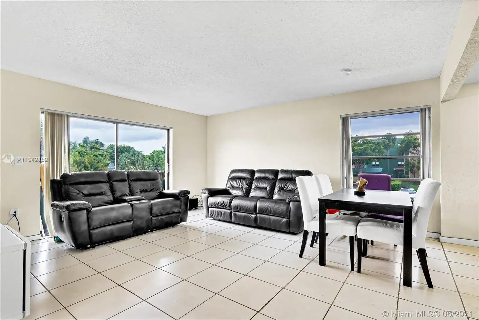 2 bedroom 2 bath Residential for sale at 17500 NW 68th Ave # D2006, Hialeah FL 33015