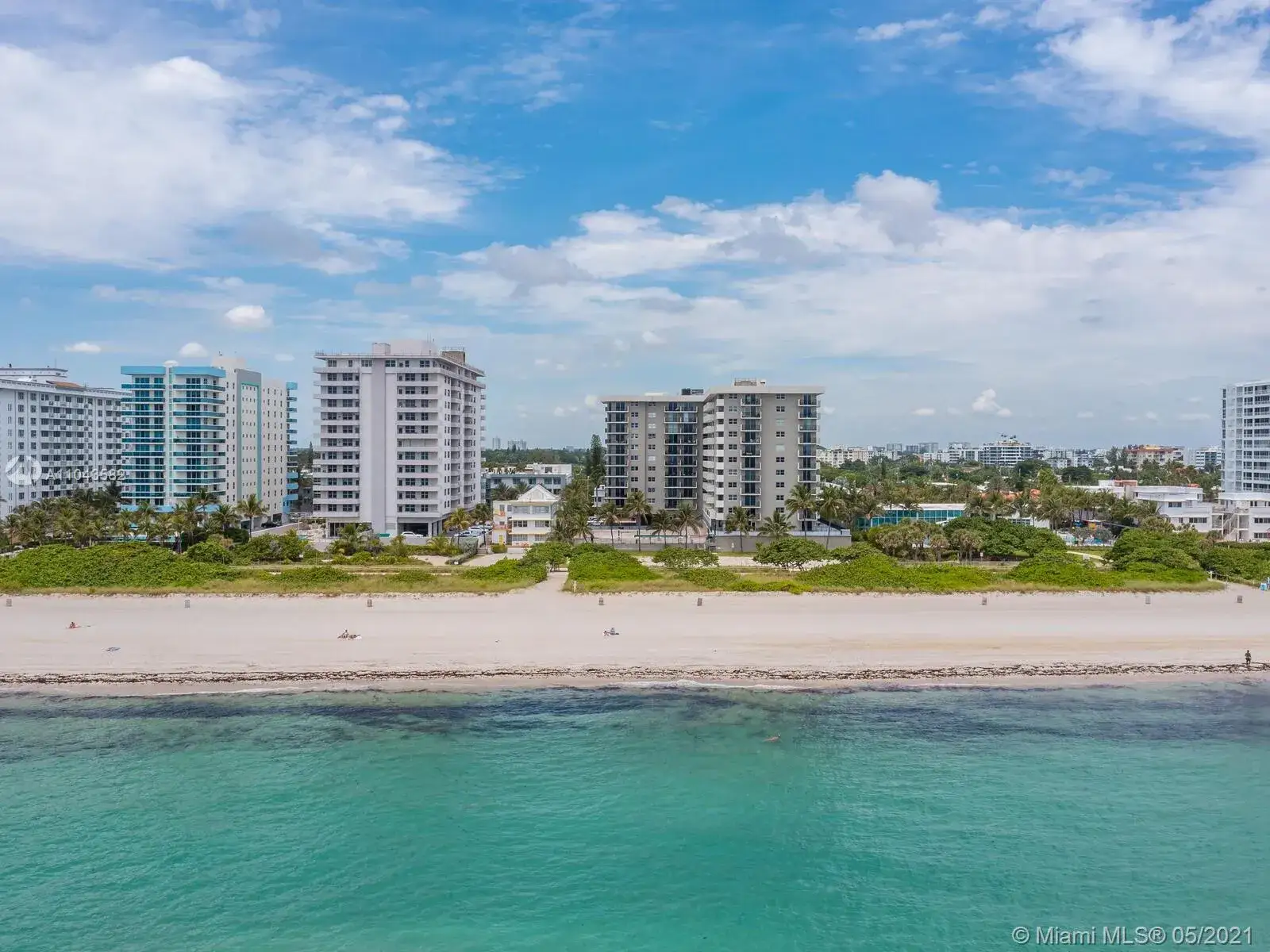 2 bedroom 2 bath Residential for sale at 9273 Collins Ave # 907, Surfside FL 33154