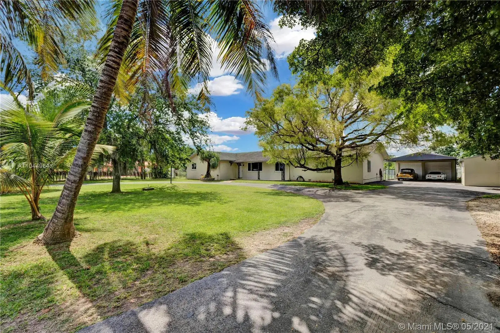 5 bedroom 2 bath Residential for sale at 17890 SW 264th St, Homestead FL 33031