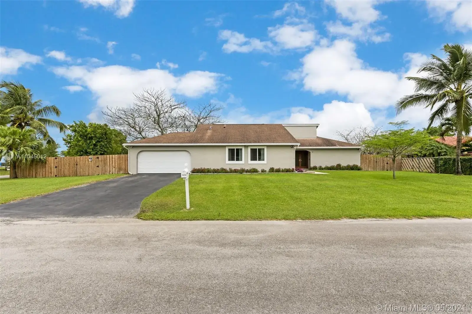 5 bedroom 3 bath Residential for sale at 16255 SW 281st St, Homestead FL 33033