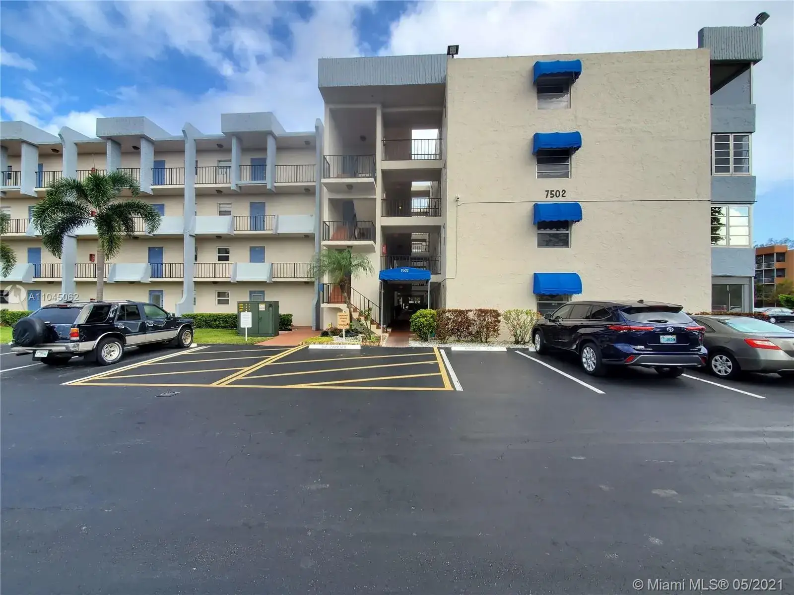 2 bedroom 2 bath Residential for sale at 7502 NW 30th Pl # 417, Sunrise FL 33313