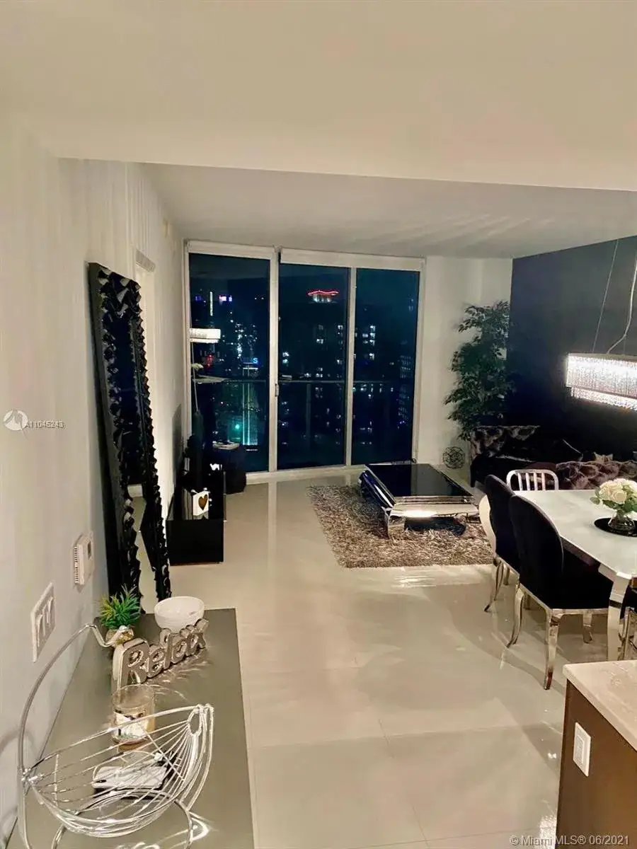1 bedroom 1 bath Residential Lease for rent at 475 Brickell Ave # 4514, Miami FL 33131
