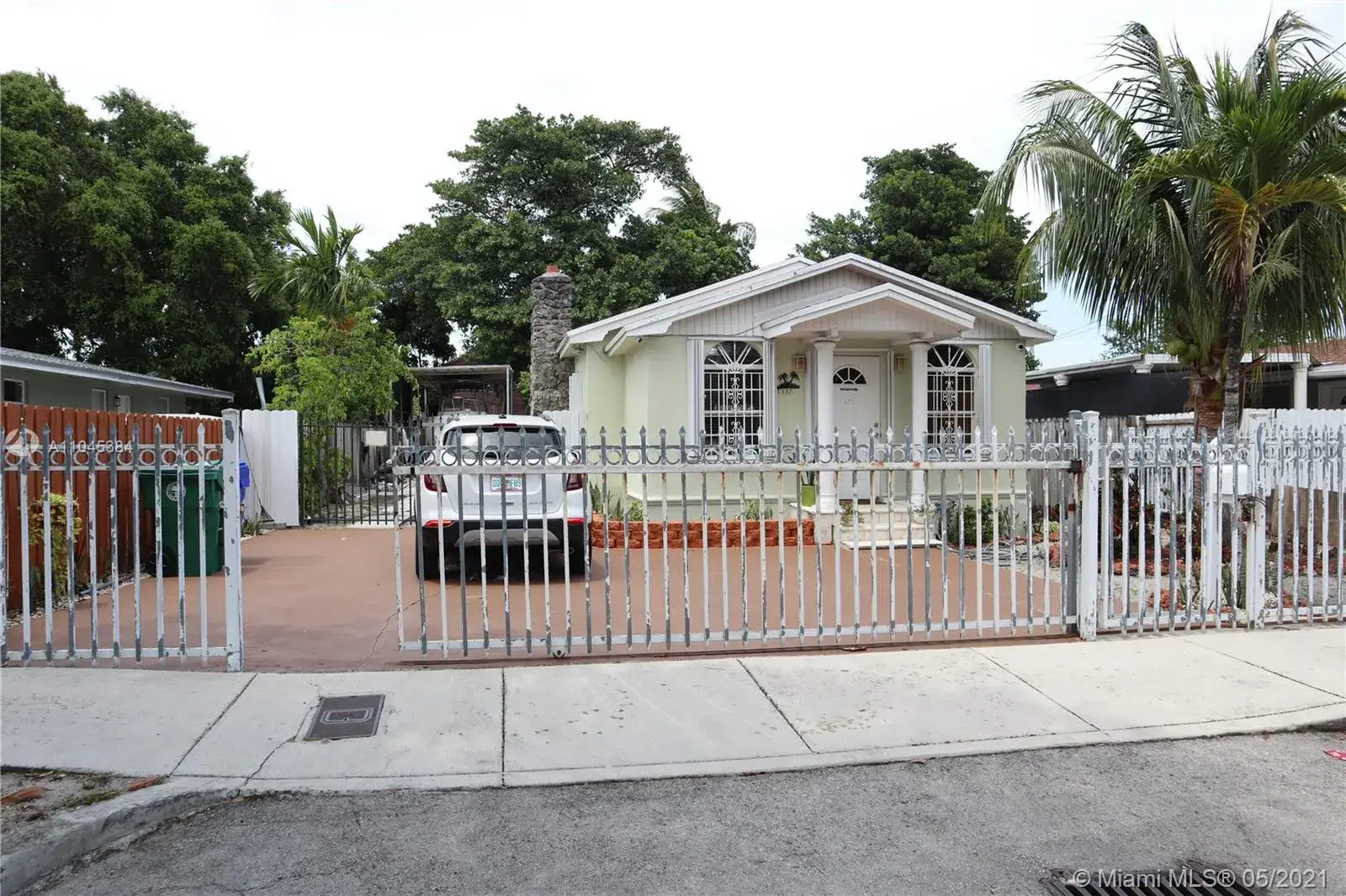 3 bedroom 1 bath Residential Lease for rent at 1337 NW 26th St, Miami FL 33142