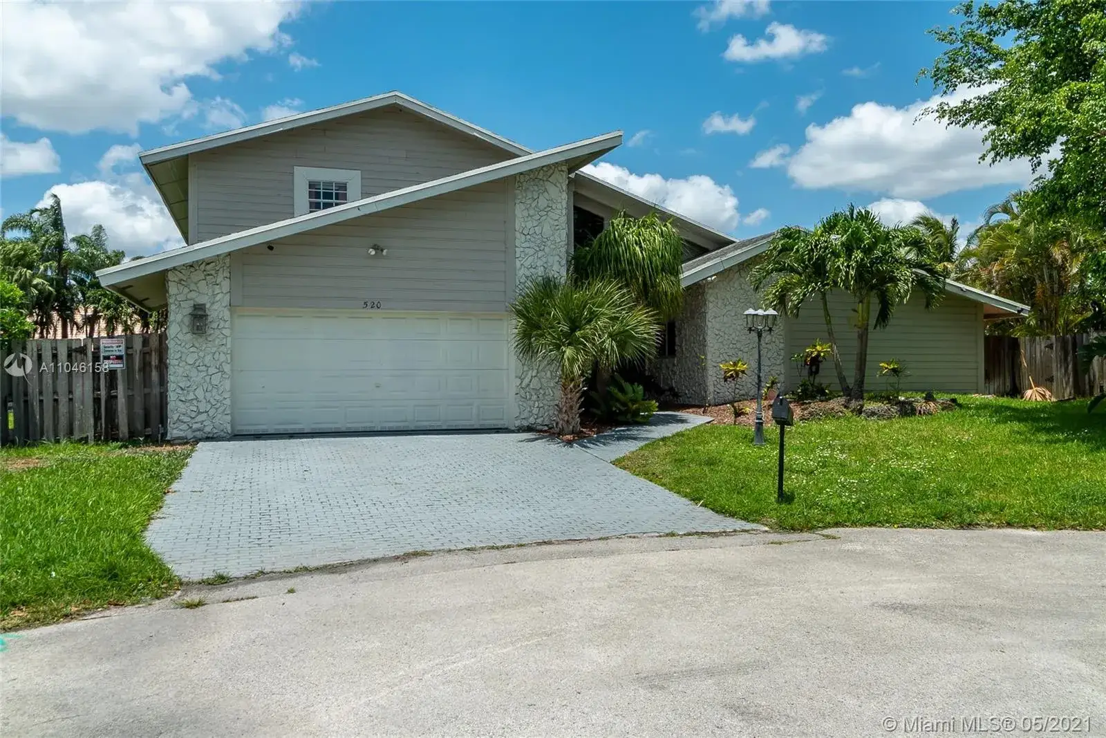 5 bedroom 3 bath Residential Lease for rent at 520 SW 101st Ave, Plantation FL 33324