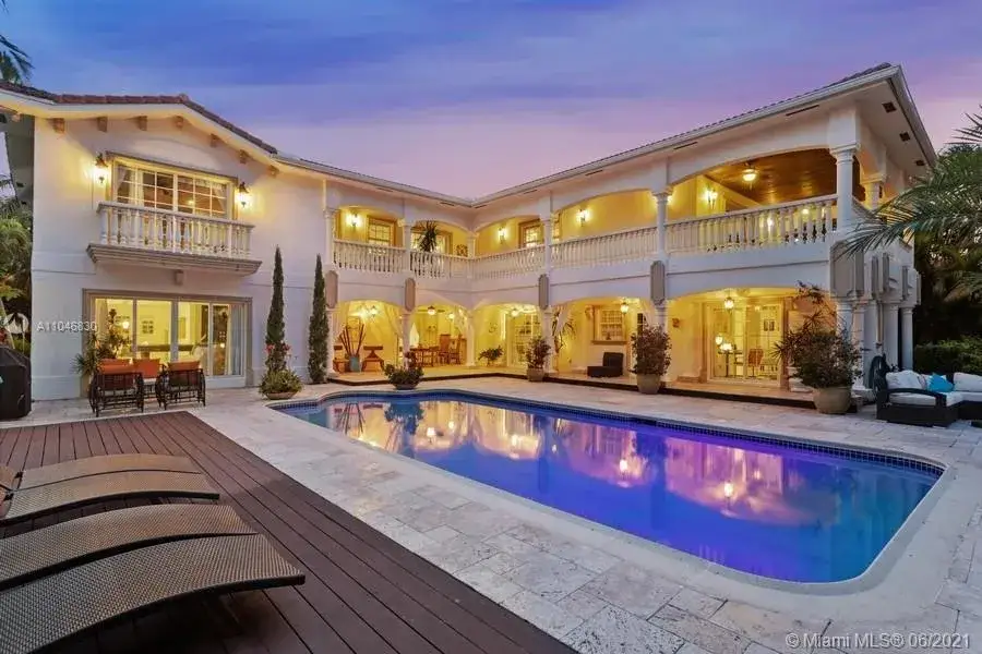 6 bedroom 5 bath Residential for sale at 431 Layne Blvd, Hallandale Beach FL 33009