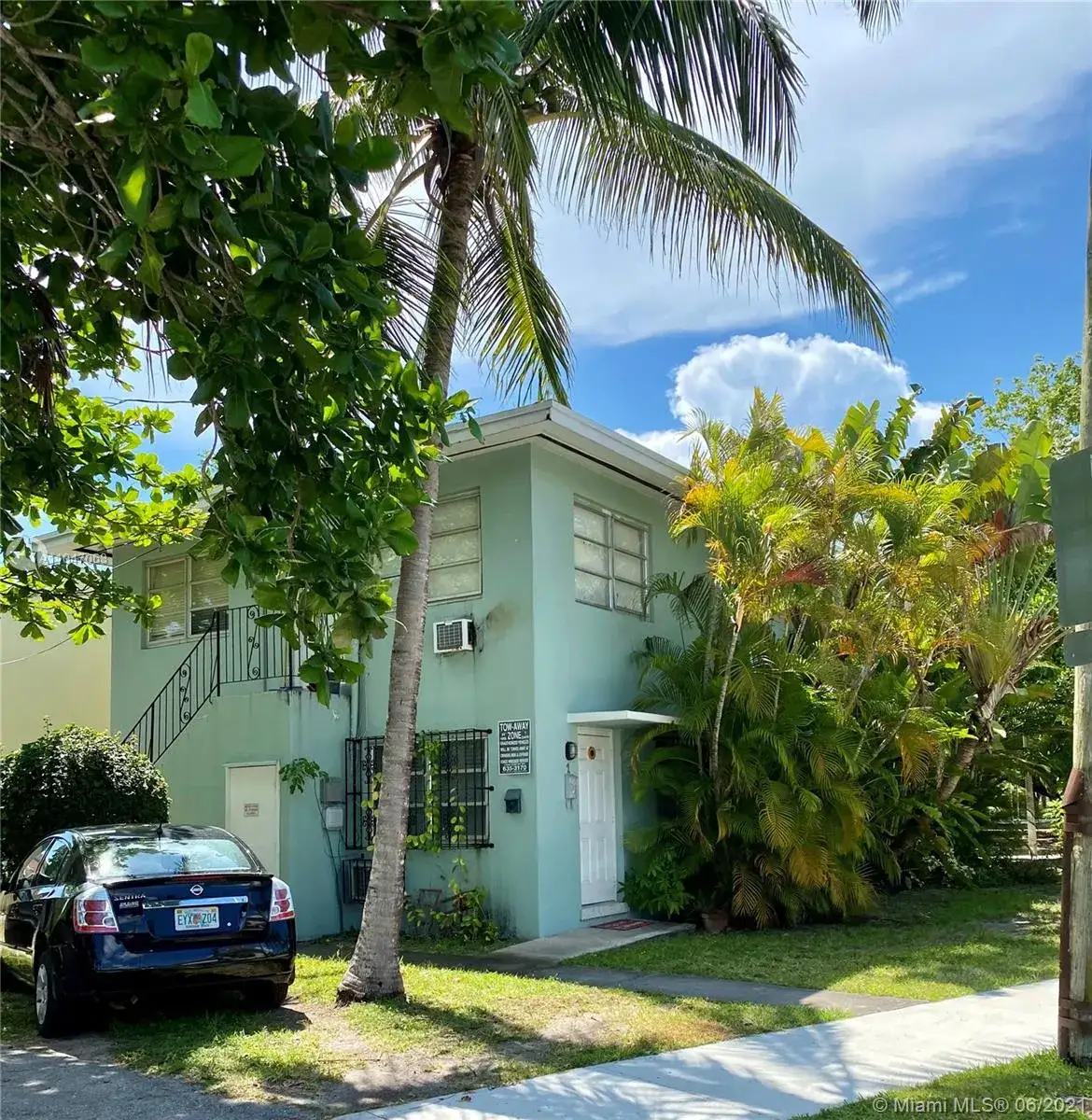 Commercial Sale for sale at 2655 SW 24th Ave, Miami FL 33133