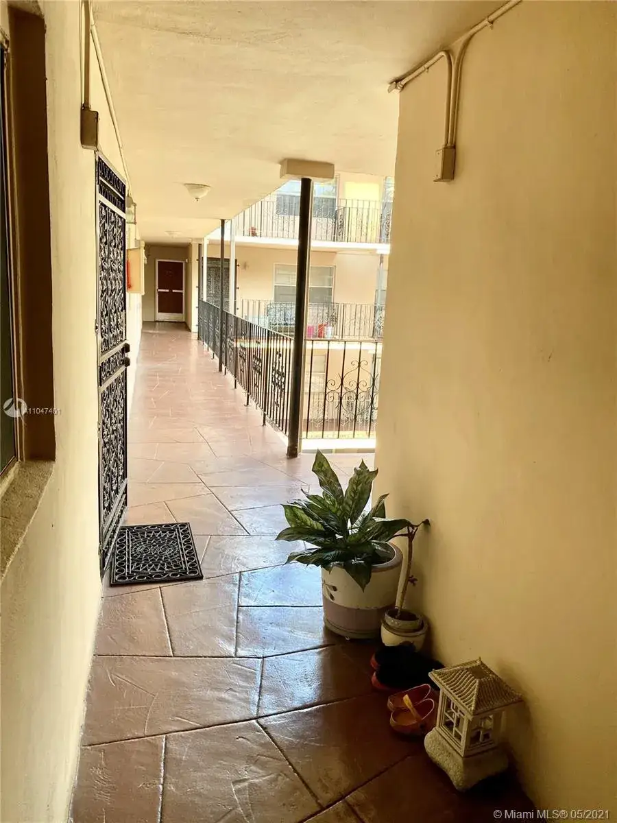 1 bedroom 1 bath Residential for sale at 1230 NE 139th St # 304, North Miami FL 33161