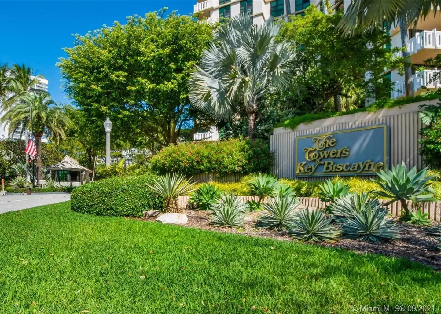 2 bedroom 2 bath Residential for sale at 1121 Crandon Blvd # D404, Key Biscayne FL 33149