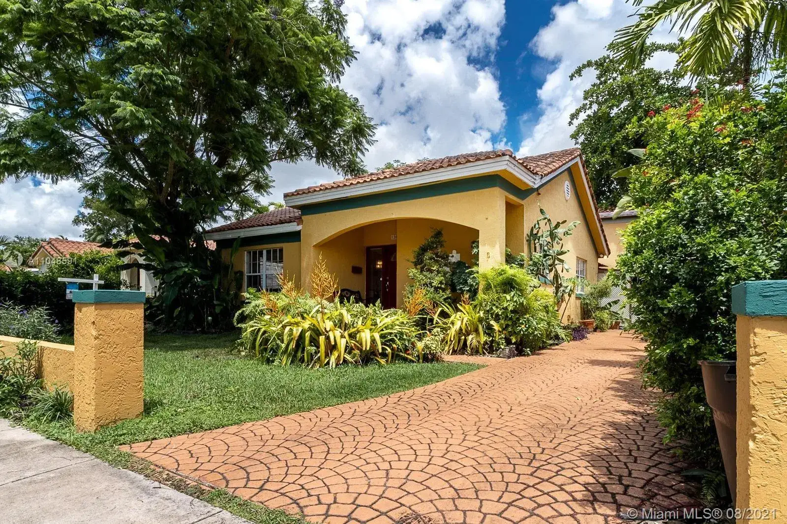 5 bedroom 5 bath Residential for sale at 1205 Wallace St, Coral Gables FL 33134