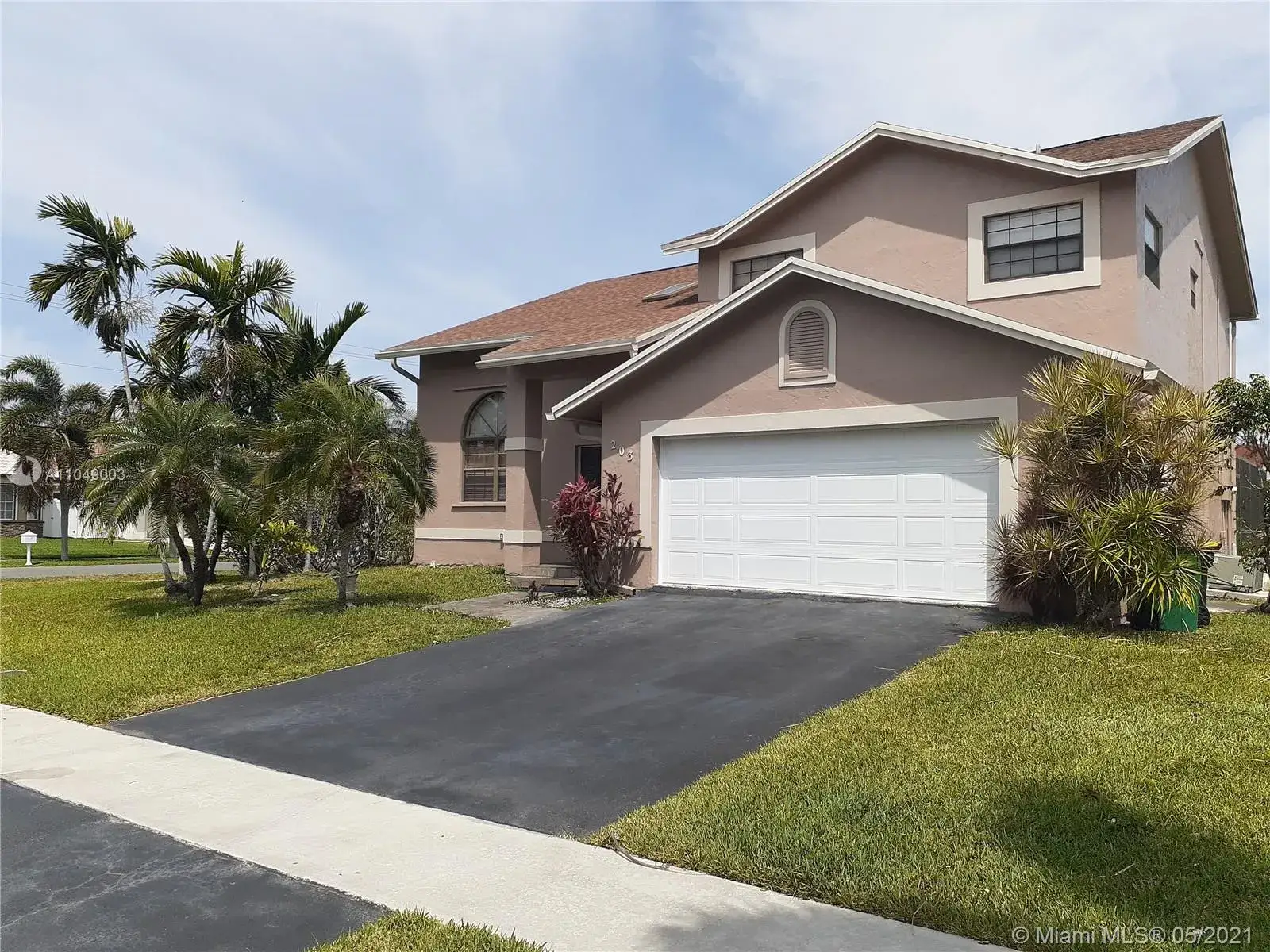 4 bedroom 3 bath Residential for sale at 203 SE 9th St, Dania Beach FL 33004